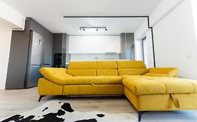Vanda - Park View Apartment Near Obor Market & Metro Station